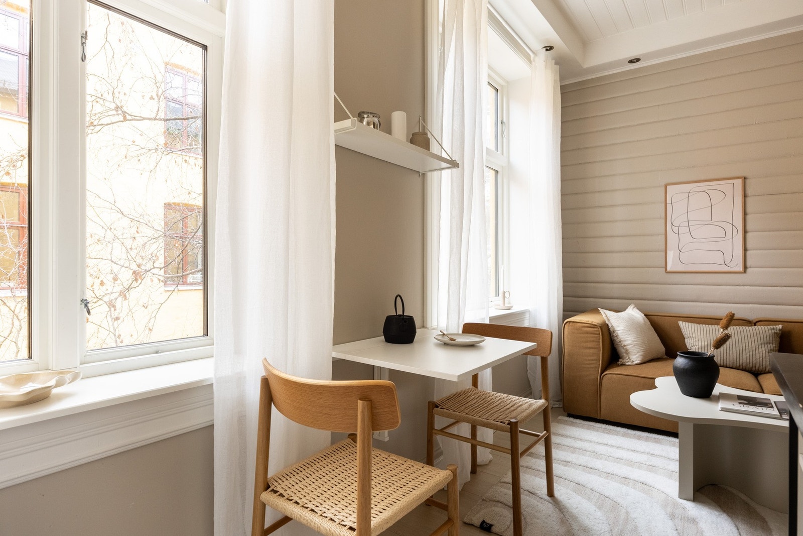 Leiligheten byr på flere gode kvaliteter med praktisk planløsning, god standard og gode oppbevaringsmuligheter. Galleribilde