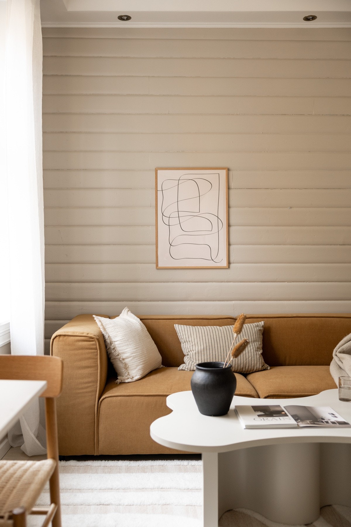 Spotlights i hele leiligheten. Varmtvann, internett og strøm er inkludert i felleskostnadene. Galleribilde