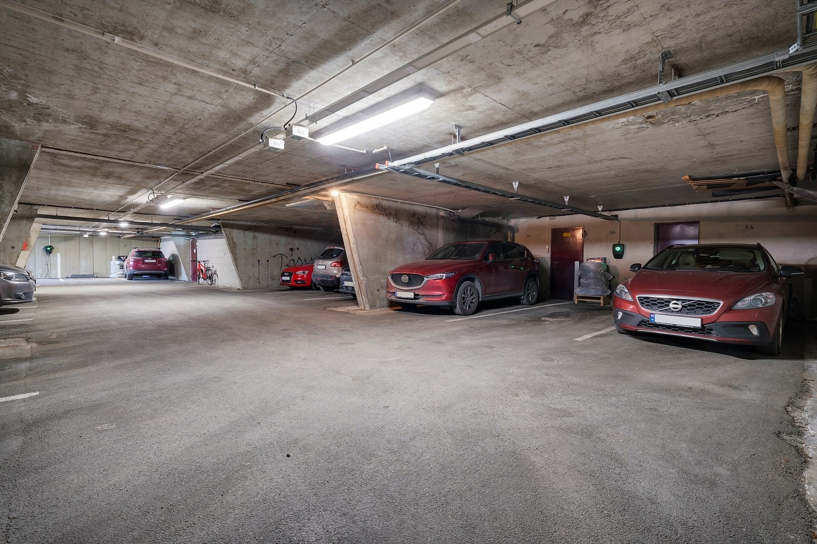 - Leiligheten disponerer også en garasjeplass - Galleribilde