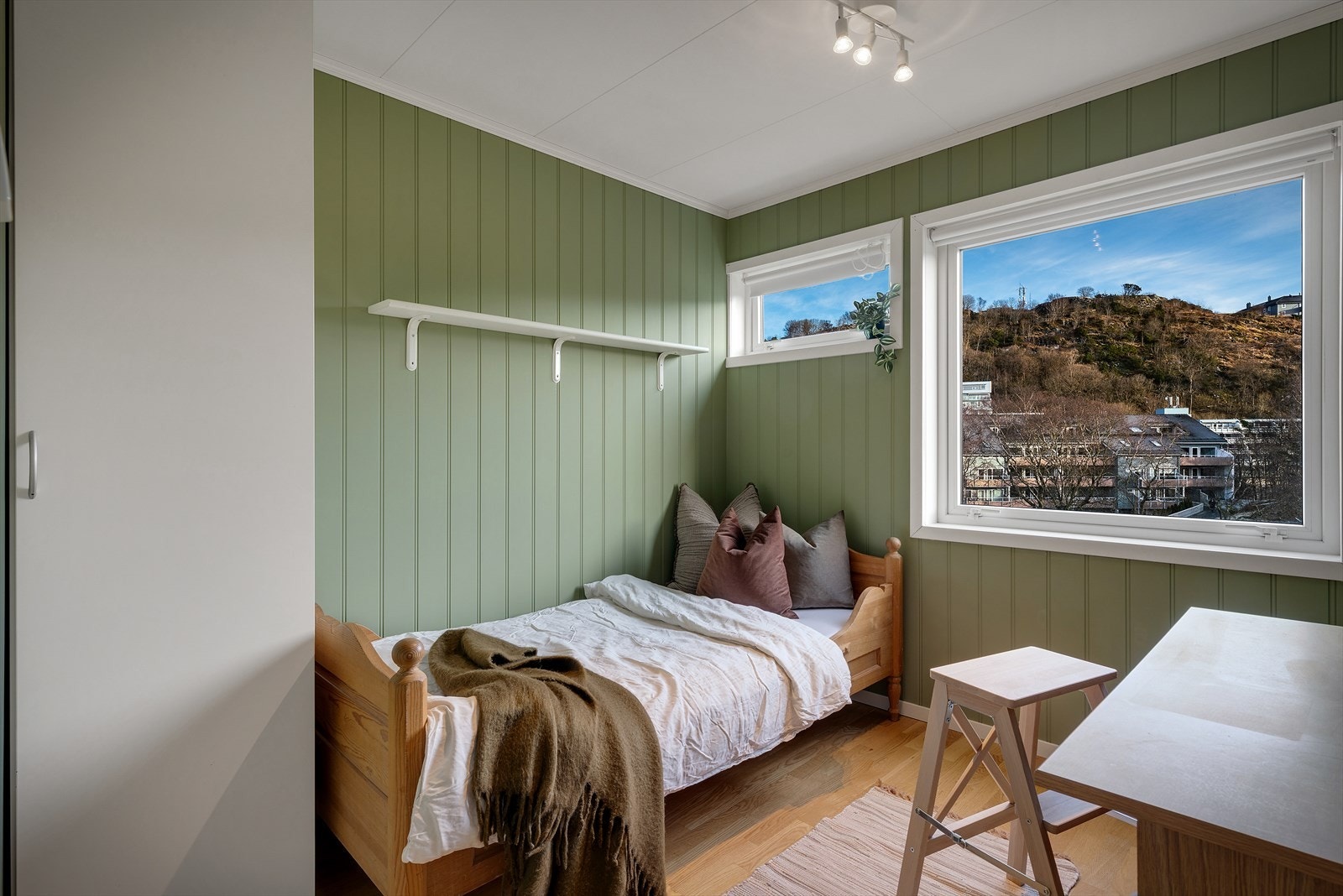 - Soverom 2 passer perfekt som barne- eller gjesterom eksempelvis - Galleribilde