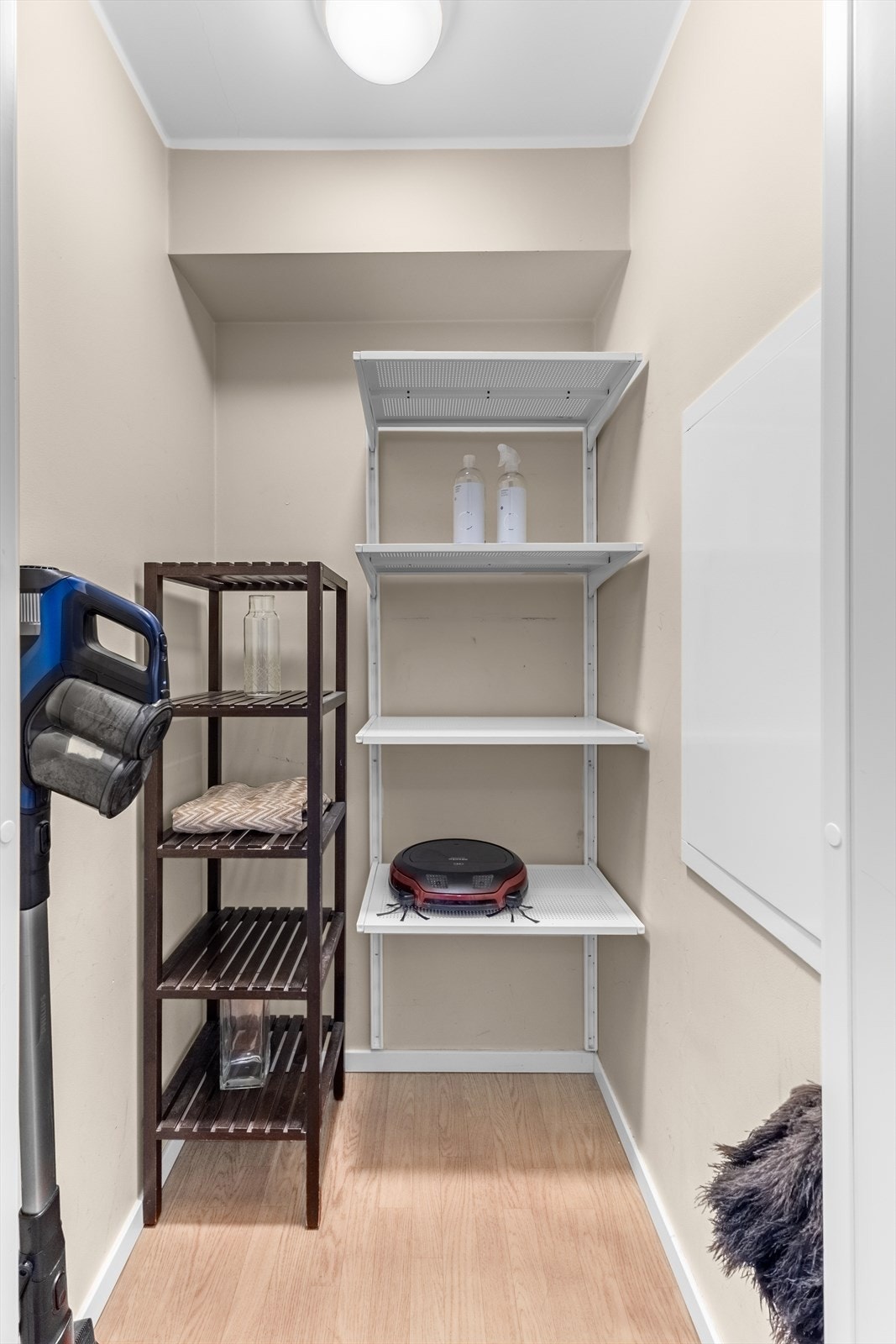 Praktisk innvendig bod. Galleribilde