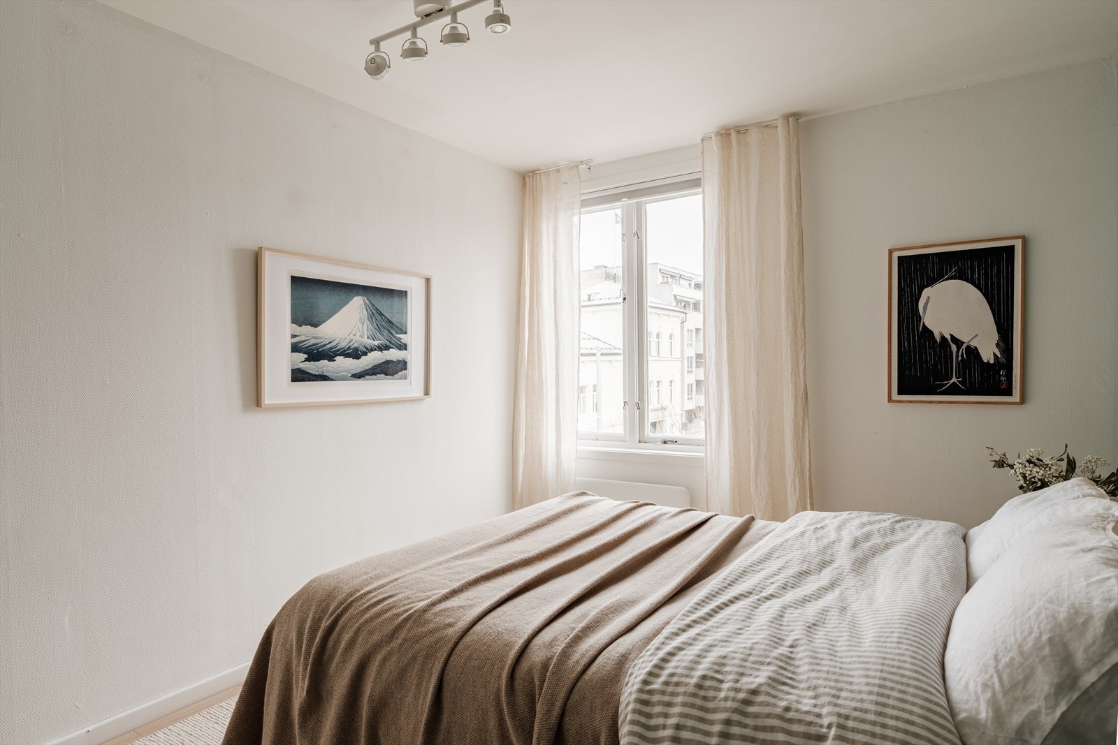 Her er det god plass til dobbeltseng Galleribilde