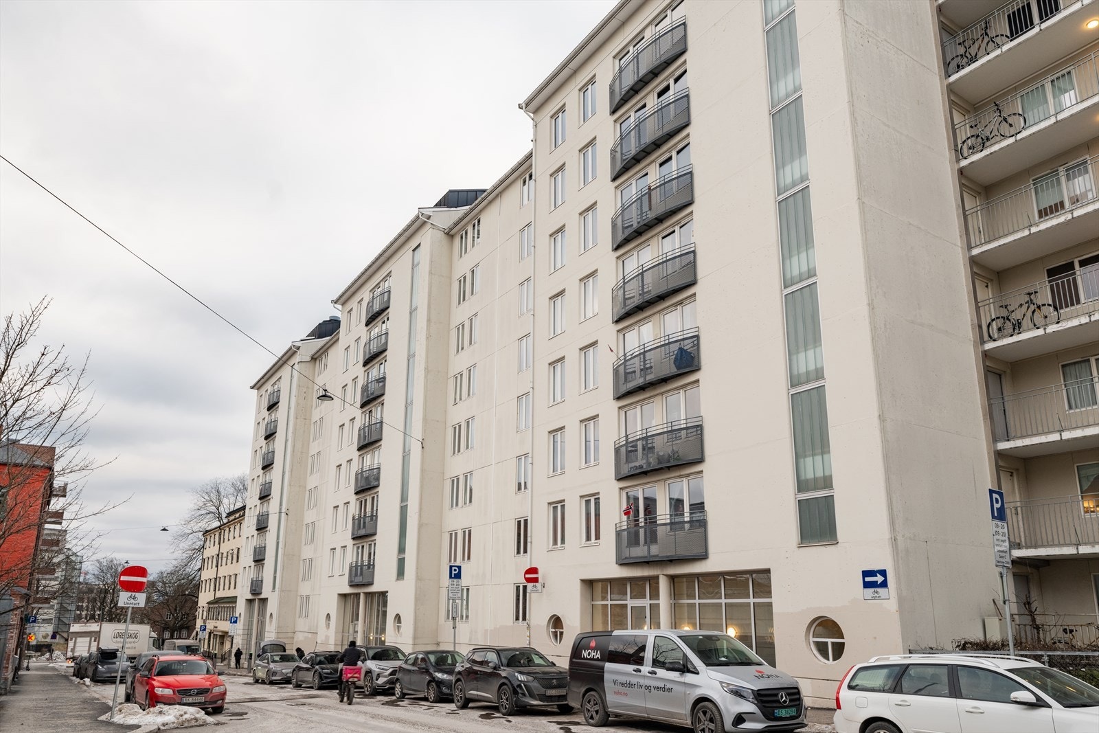 Leiligheten ligger i en enveiskjørt gate Galleribilde