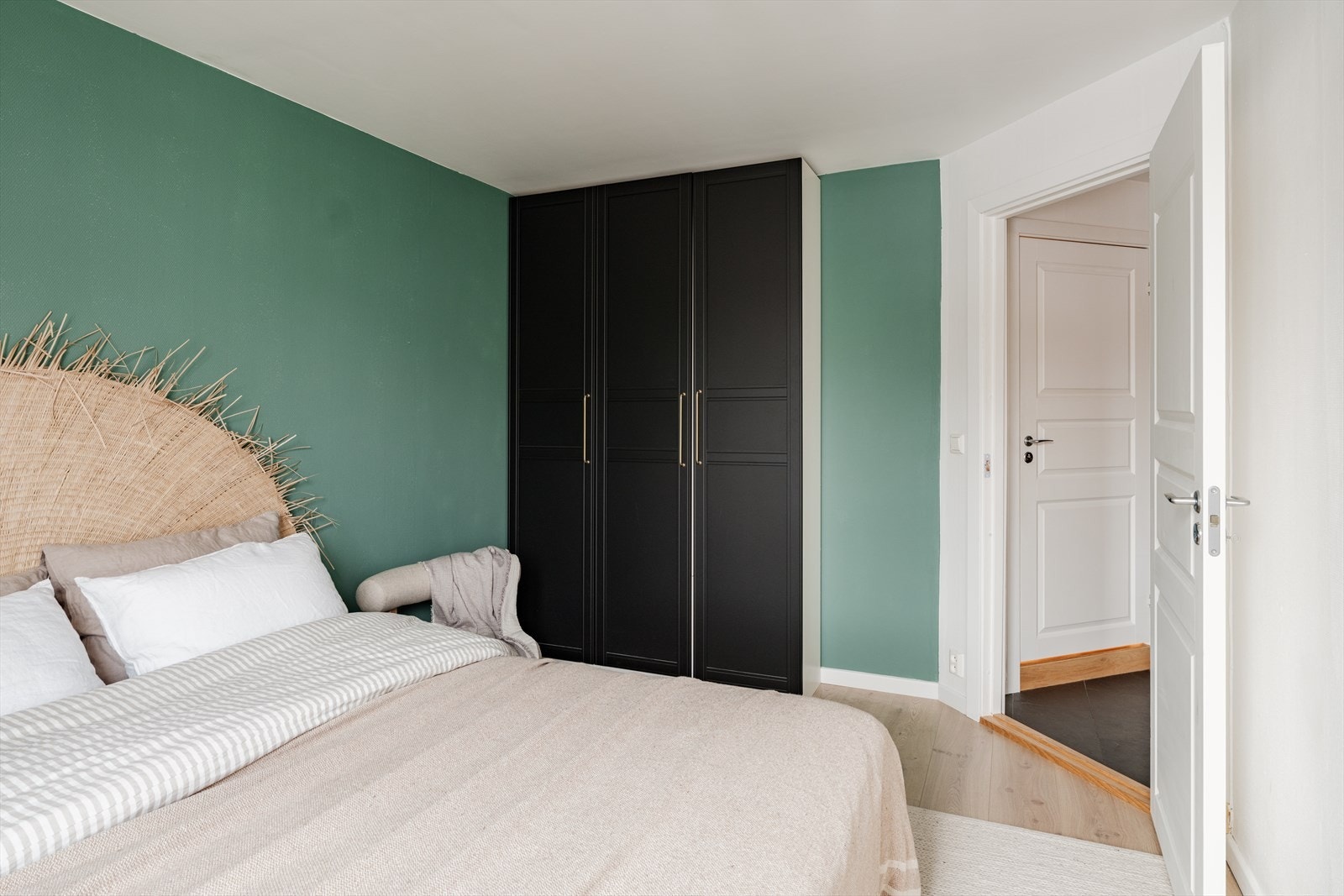 Store garderobeskap, som medfølger Galleribilde