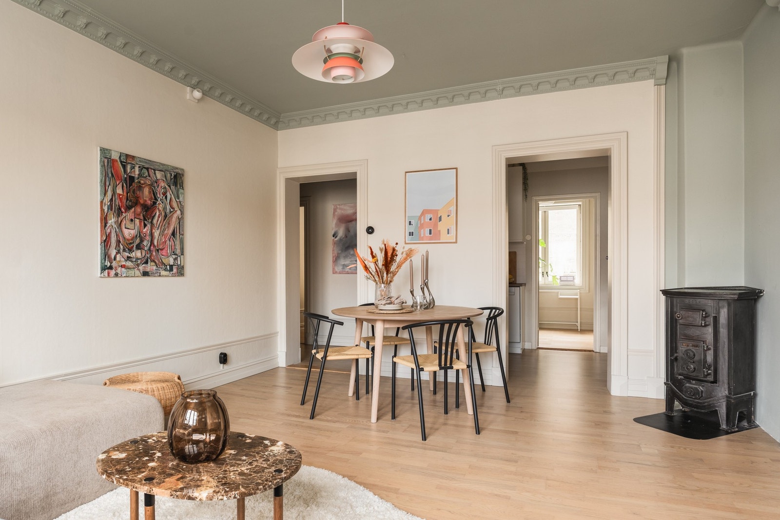 Koksovnen varmer godt i kaldere årstider. Galleribilde