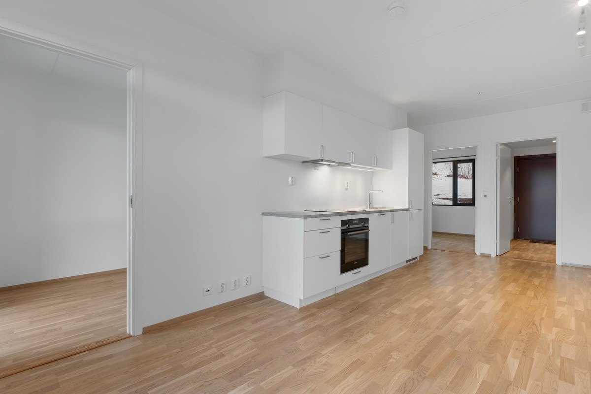 Fra stue: soverom 1_2 og kjøkken Galleribilde