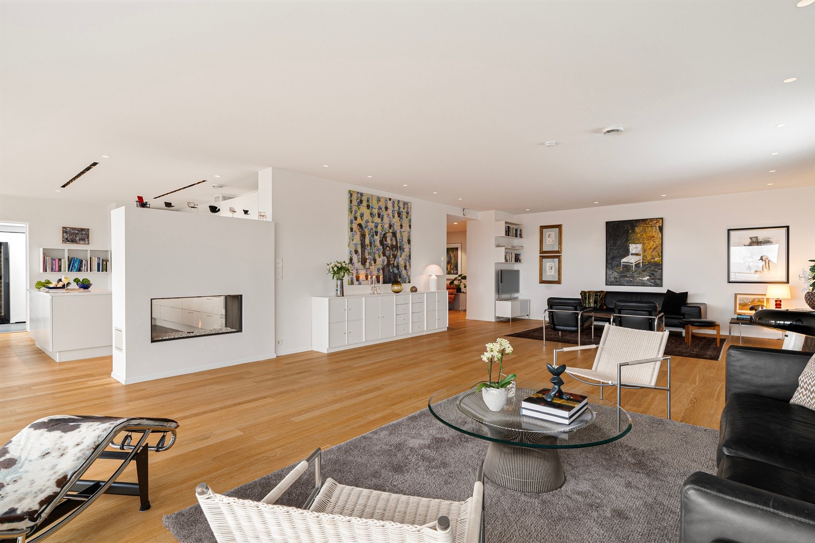 Hele leiligheten med unntak av ett soverom har komfortabel gulvvarme. Galleribilde