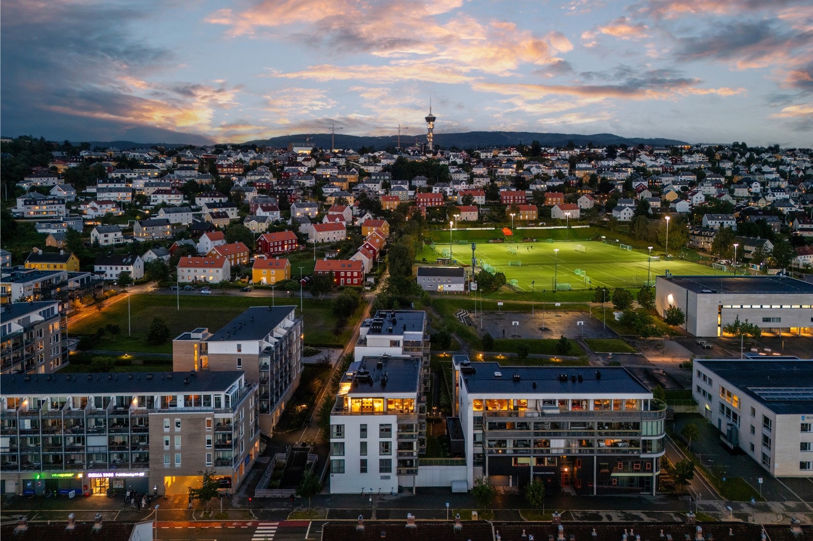 Beliggenheten på ettertraktede Rosenborg må sies å være blant de beste, med gangavstand til sentrum. Galleribilde