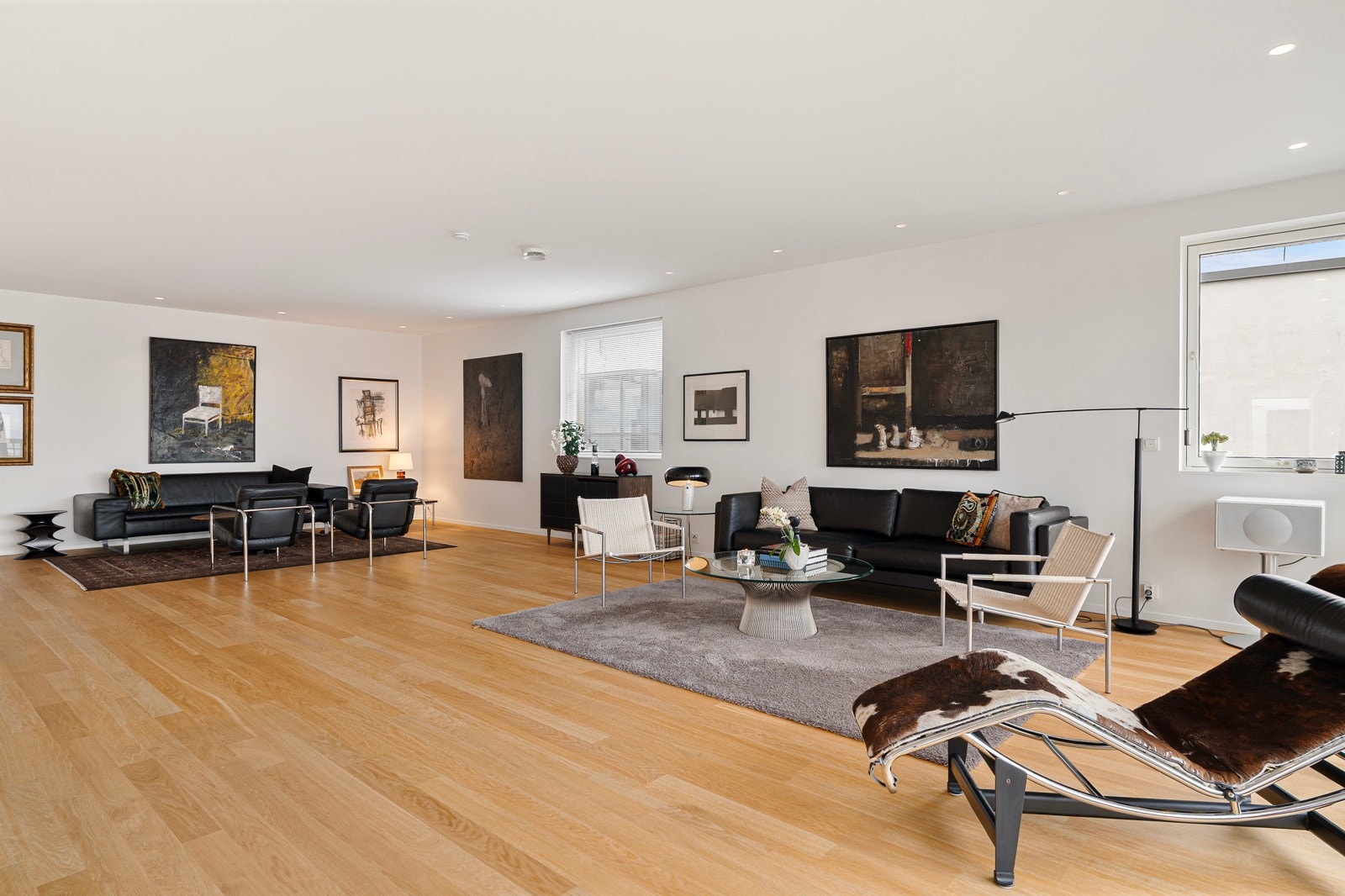 Tiltalende stue på romslige 54,5 kvm. Galleribilde