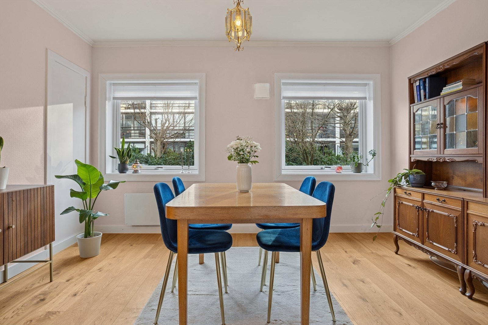 Soverom nummer to benyttes i dag som spisestue. Galleribilde