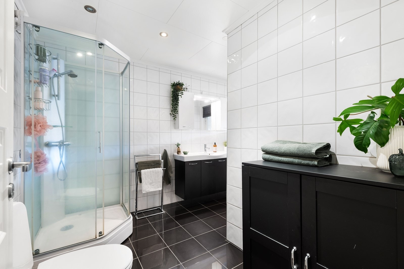 Et lekkert moderne badeværelse. Galleribilde