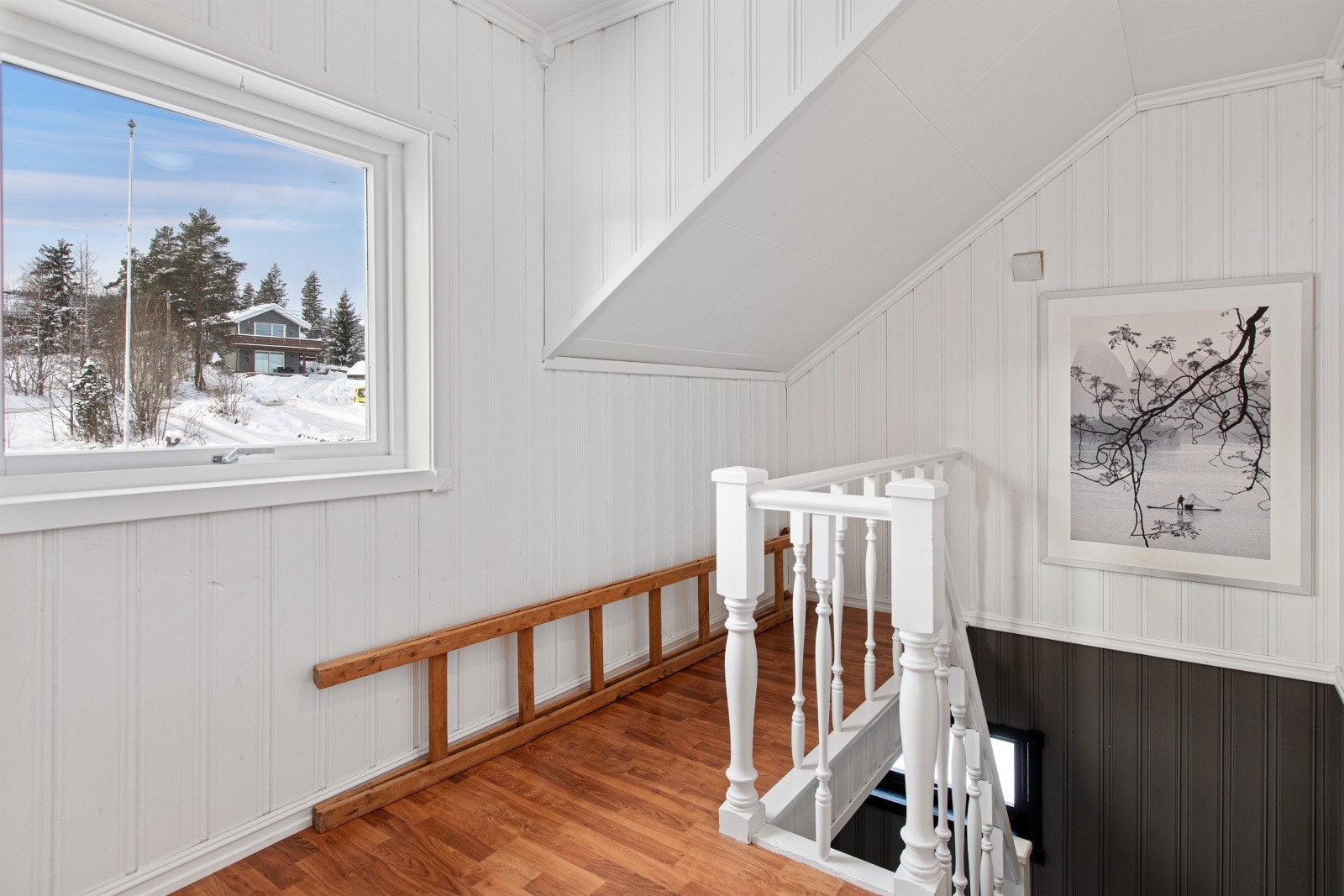 Et lyst og praktisk trapperom i andre etasje. Galleribilde