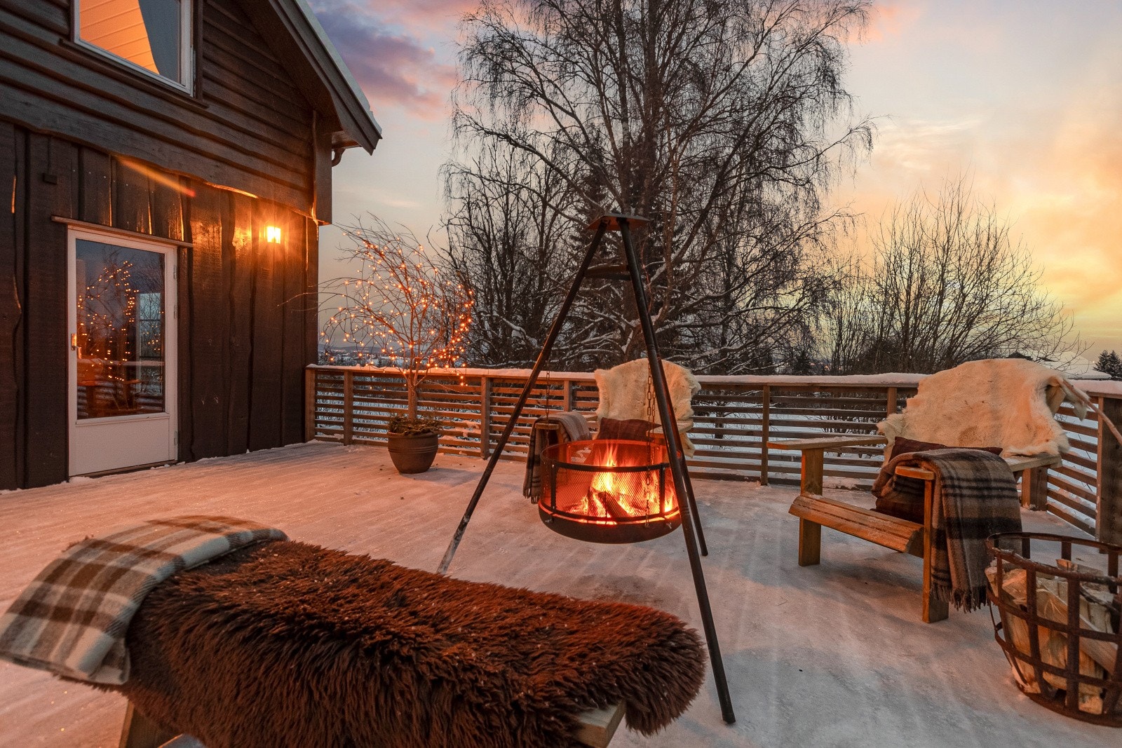 Her er det rikelig med plass til utemøblement og sosiale soner. Galleribilde