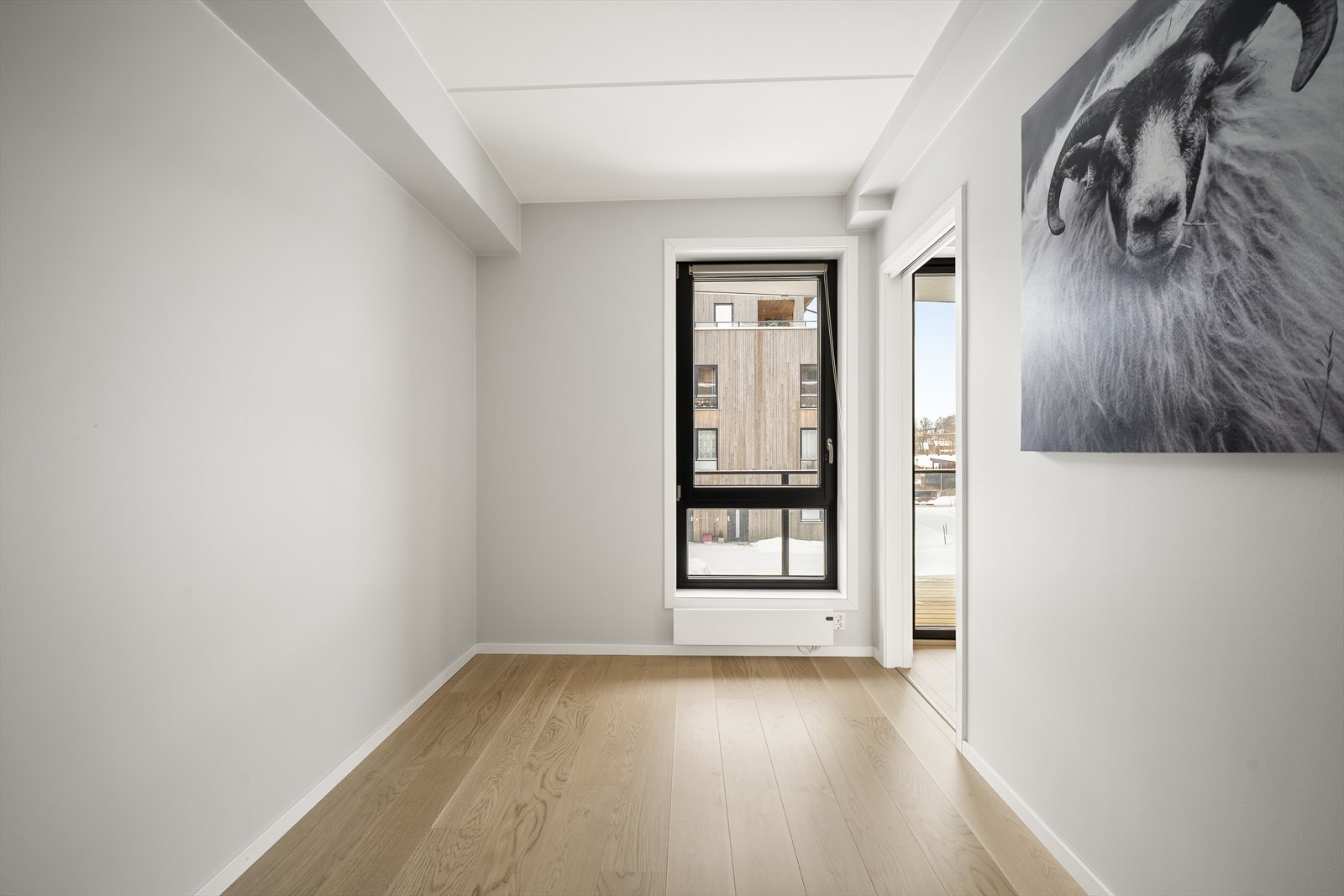 Soverom med plass til dobbeltseng. Galleribilde