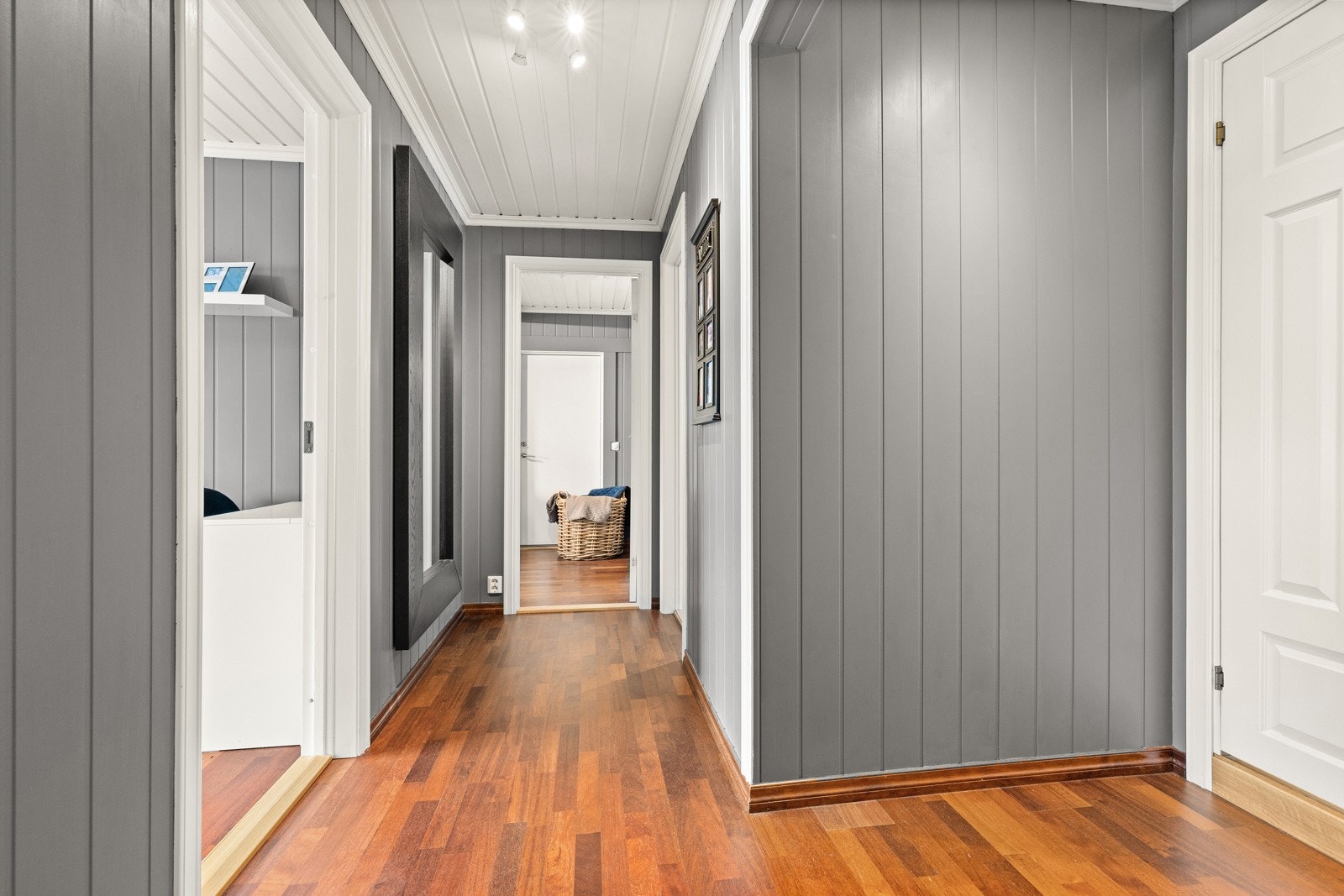 Gang som forbinder soverom og øvrige rom i etasjen. Galleribilde