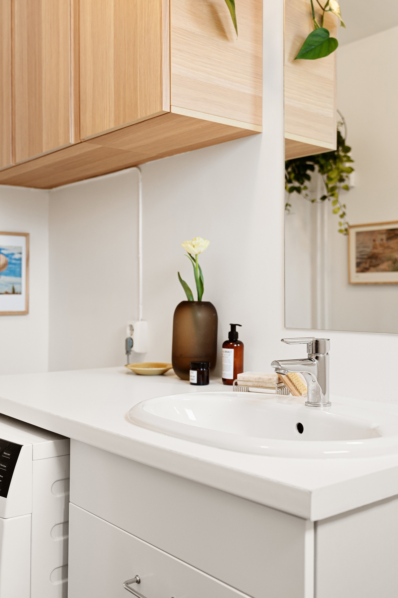 Lys og innbydende baderomsinnredning Galleribilde