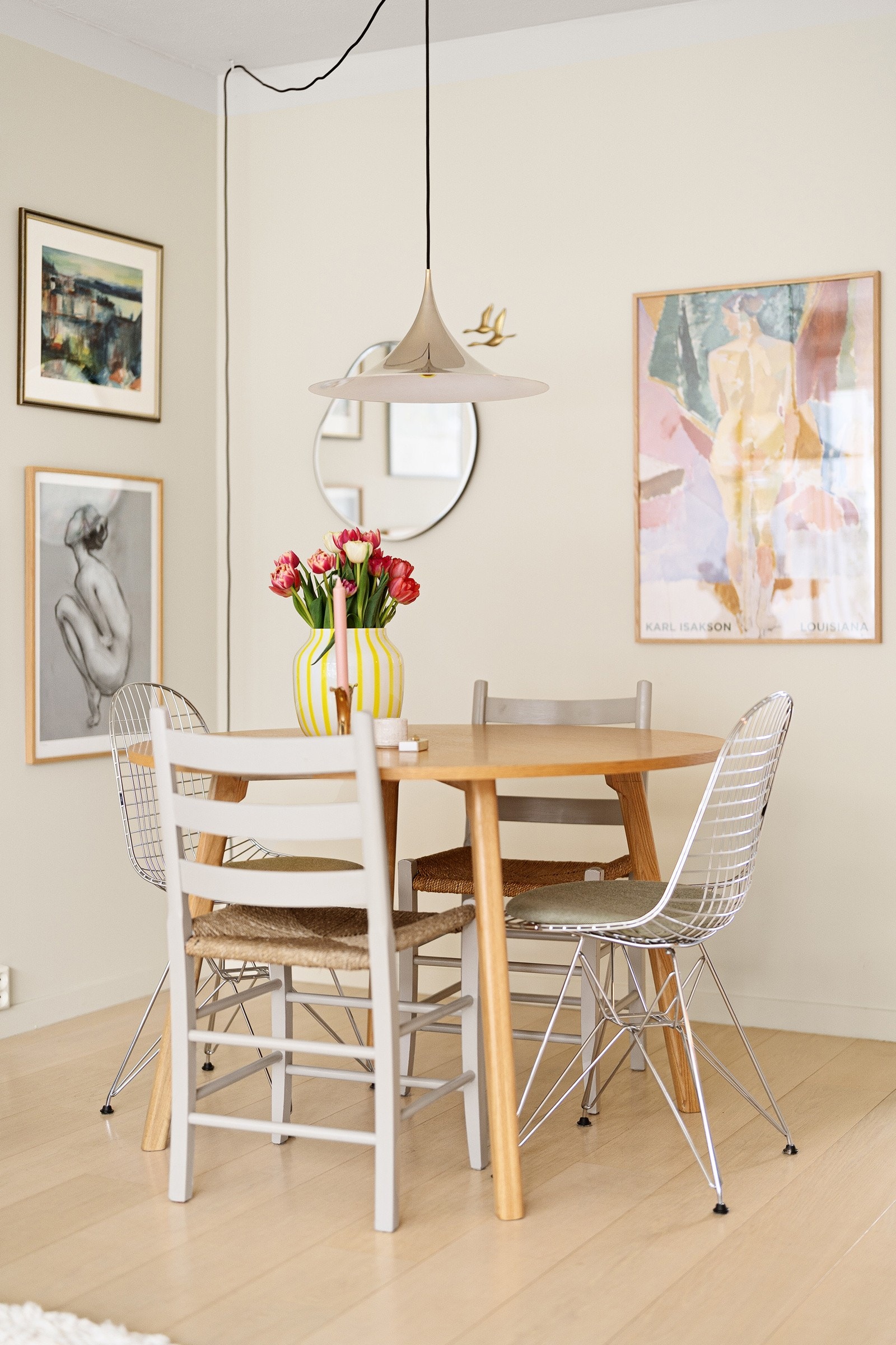 Spisesone med plass til et større spisebord Galleribilde