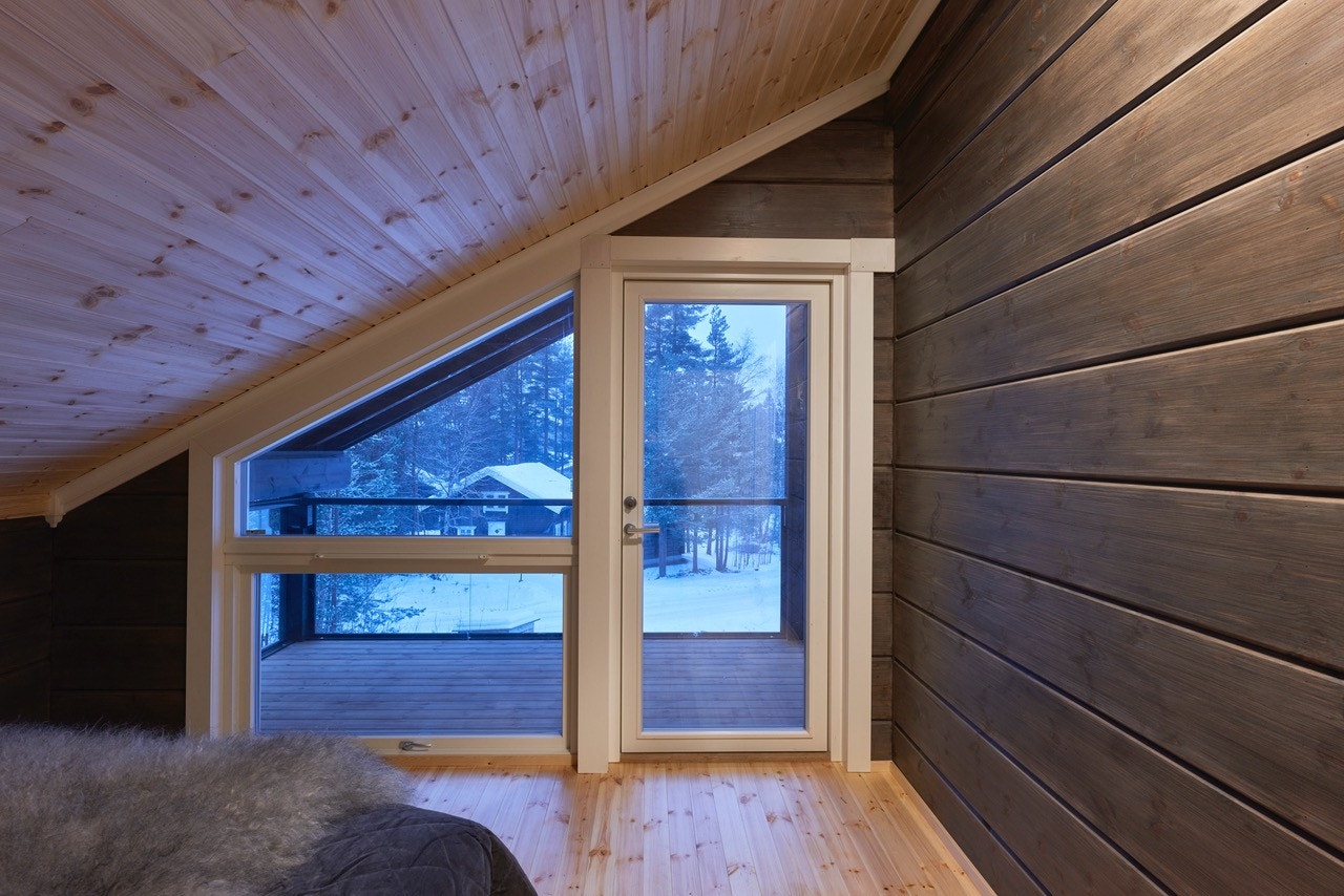 To soverom har utgang til overbygget terrasse i 2. etasje Galleribilde