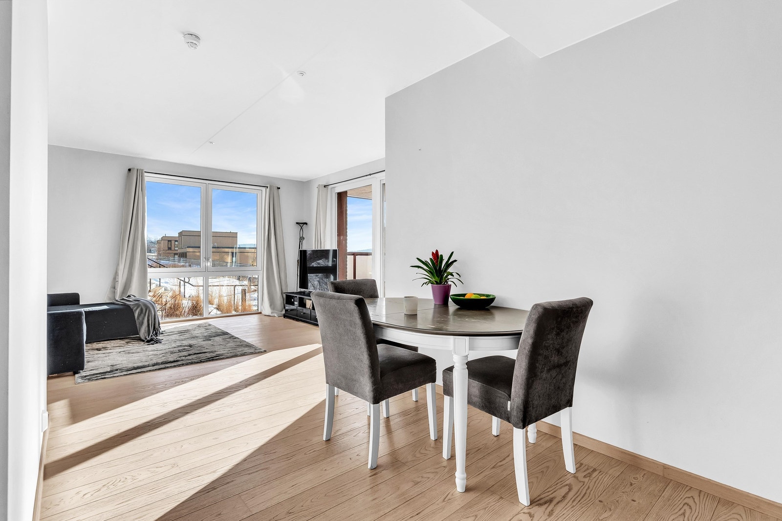 God plass til spisebord Galleribilde