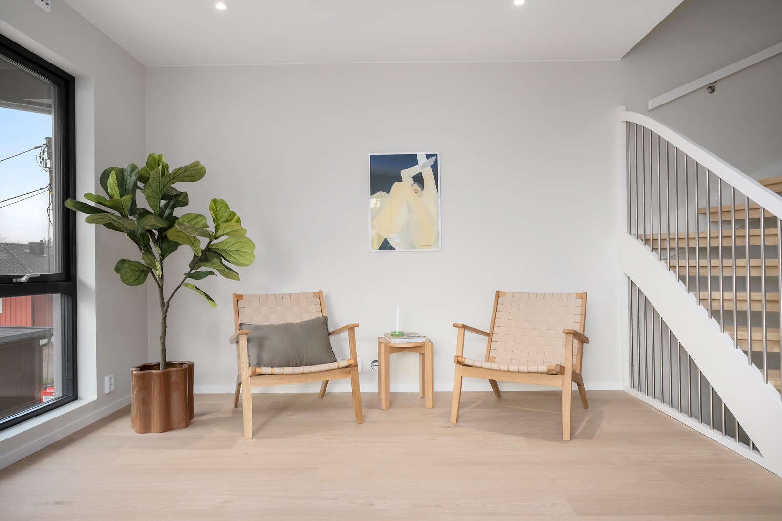 Svært gode lysforhold inn i huset. Galleribilde