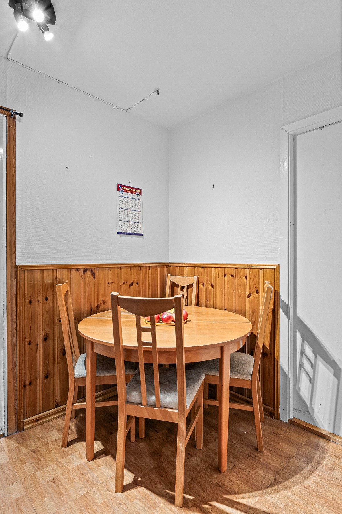 I eget hjørne har du en naturlig sone for spisebord Galleribilde