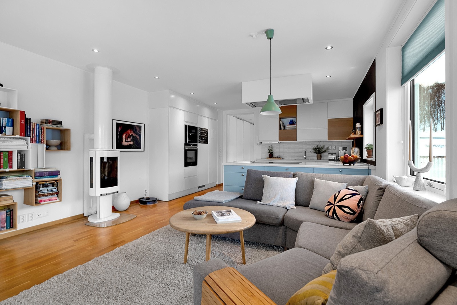 Stue og kjøkken er på ca. 44m2 Galleribilde