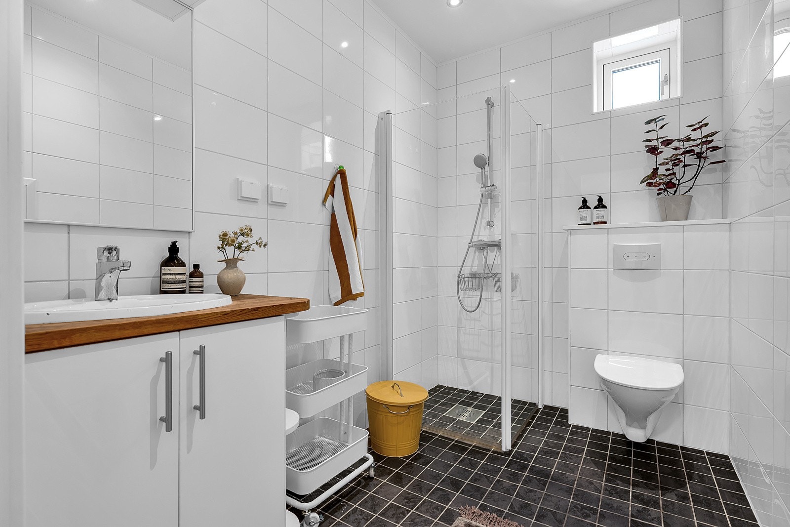 Komplett bad med dusj Galleribilde