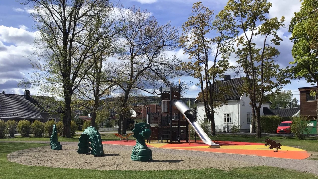Sørumsparken - en perle i Lillestrøm! Dette er en av de eldste parkene i byen og har navn etter Sørum gård. Galleribilde