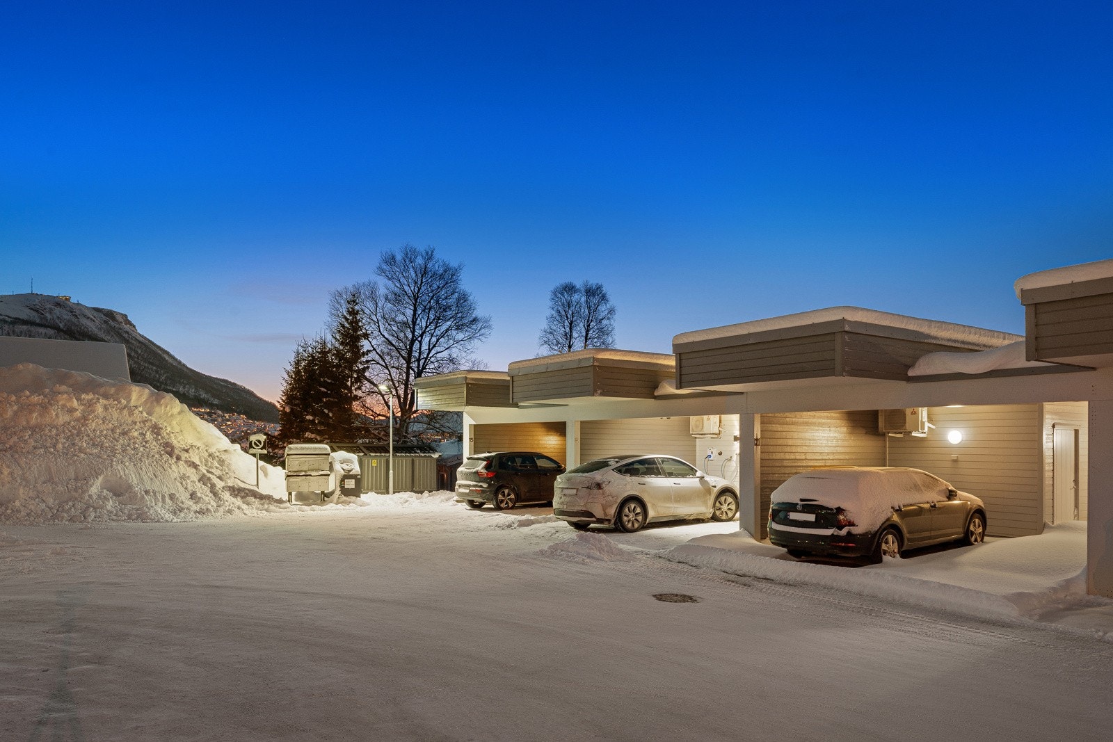 Her bor du fint til i et attraktiv beliggenhet i et rolig og barnevennlig område! Og det er godt bomiljø i nabolaget!