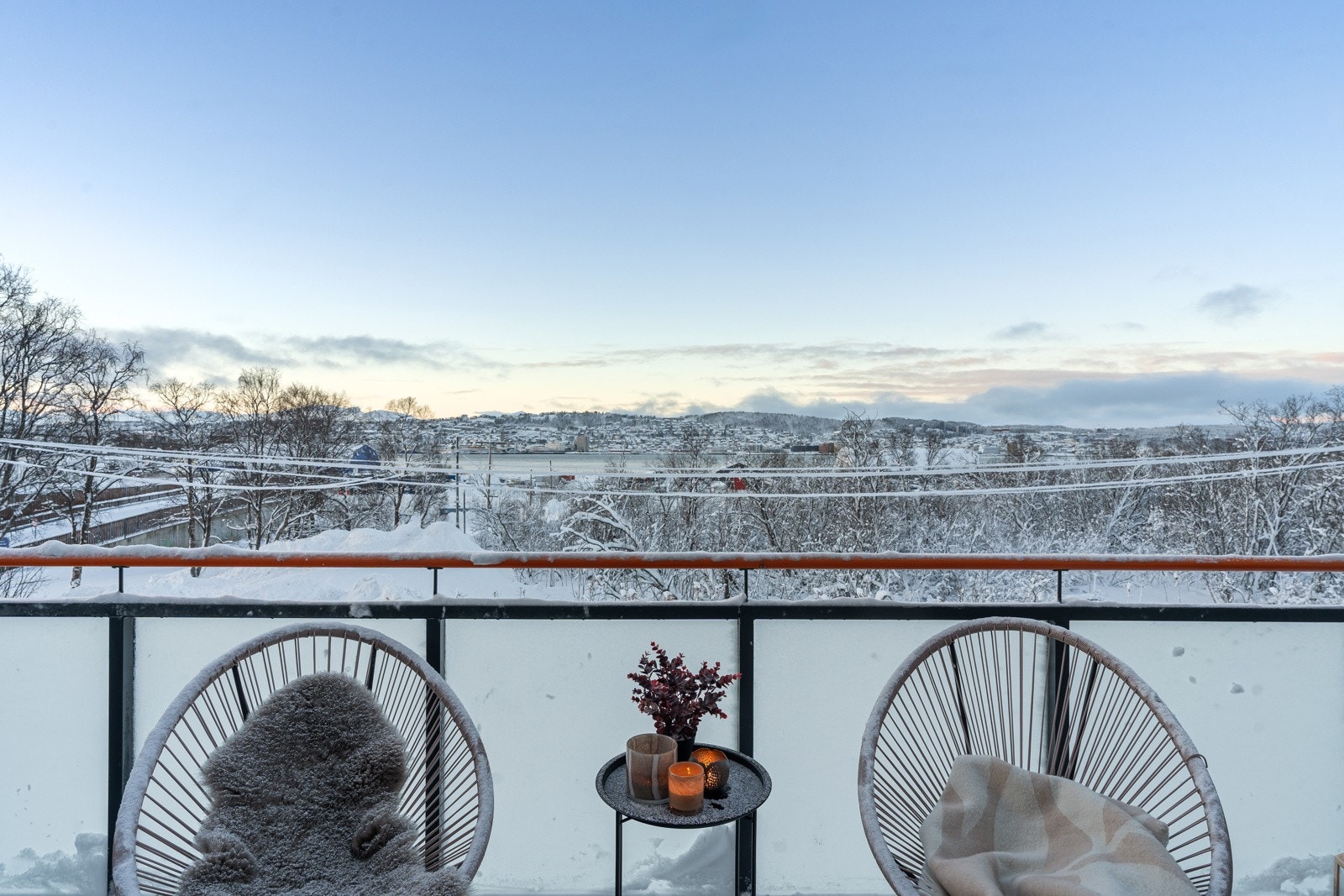 Nydelig utsikt mot Tromsøya og Tromsøysundet