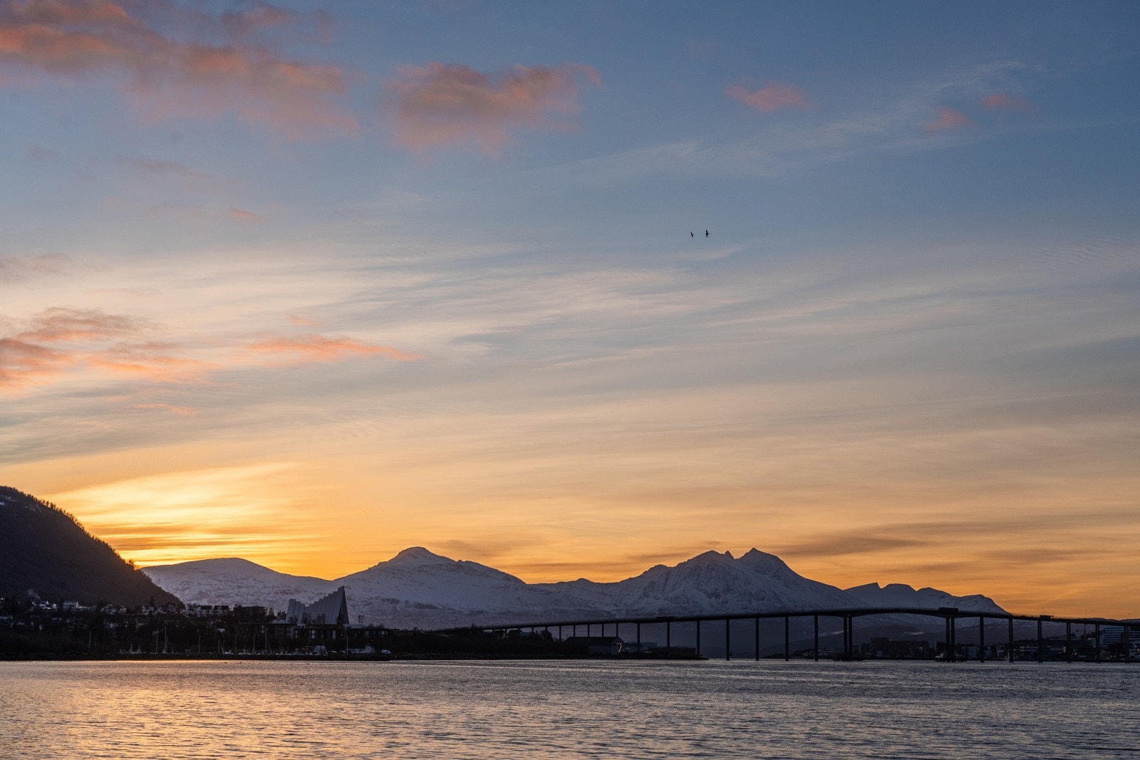 Og kort vei til flotte turområder, skiløype, sjø og fjære!