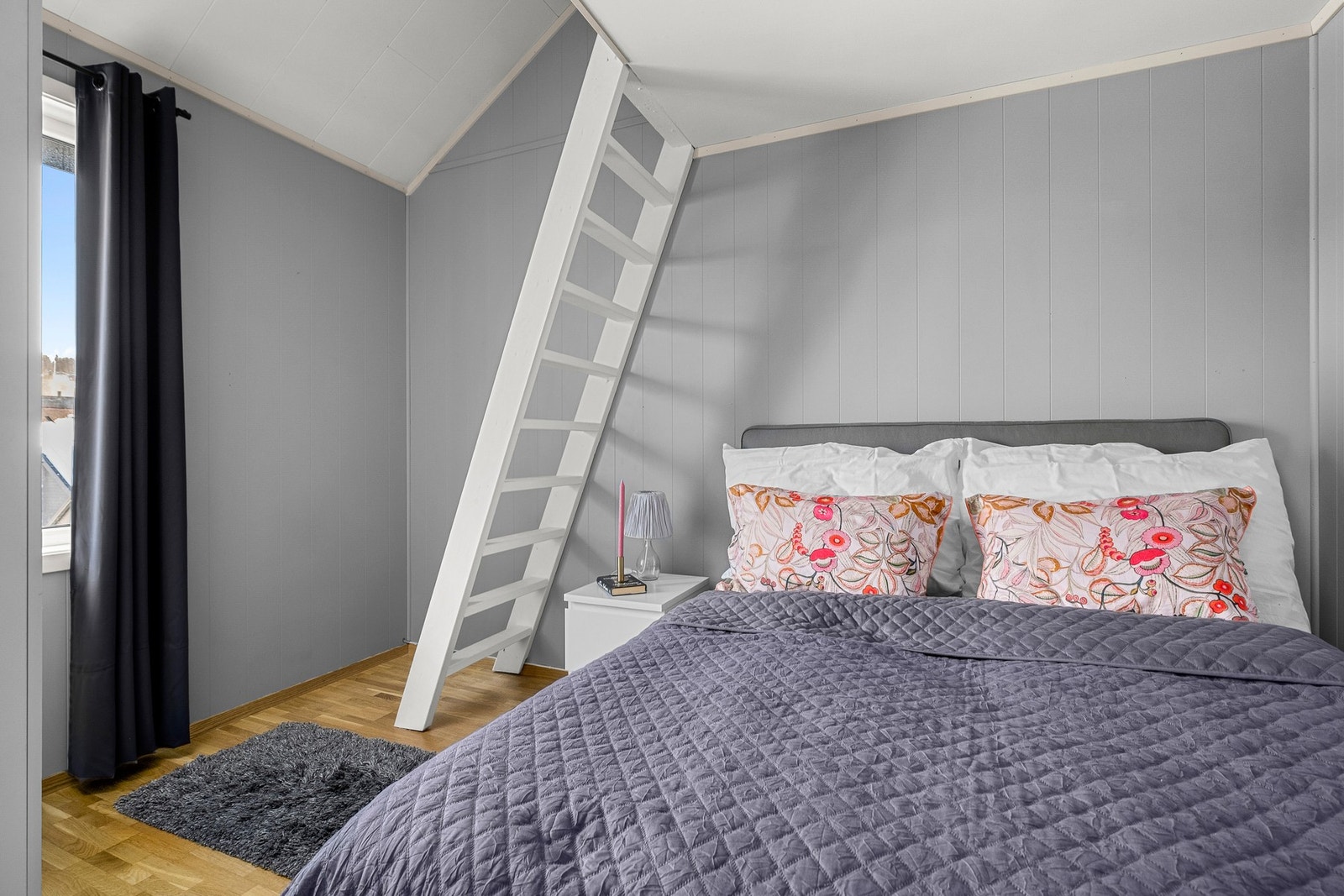 Soverom 2 med hems måler 10,4 kvm Galleribilde