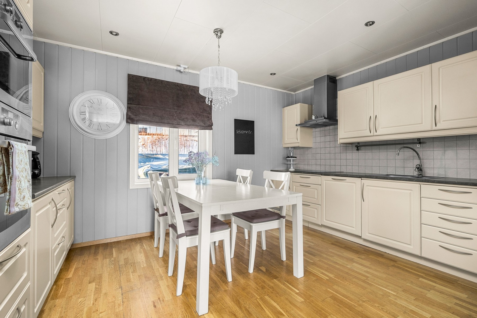 Kjøkkenet måler hele 12,1 kvm Galleribilde