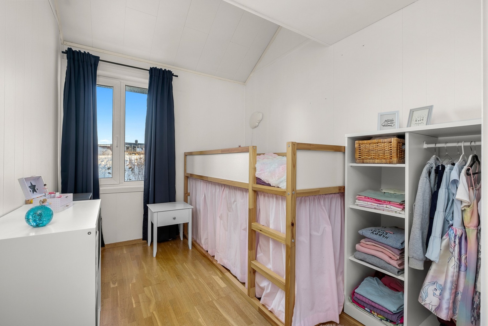 Soverom 3 er også av god størrelse og måler 6,8 kvm Galleribilde