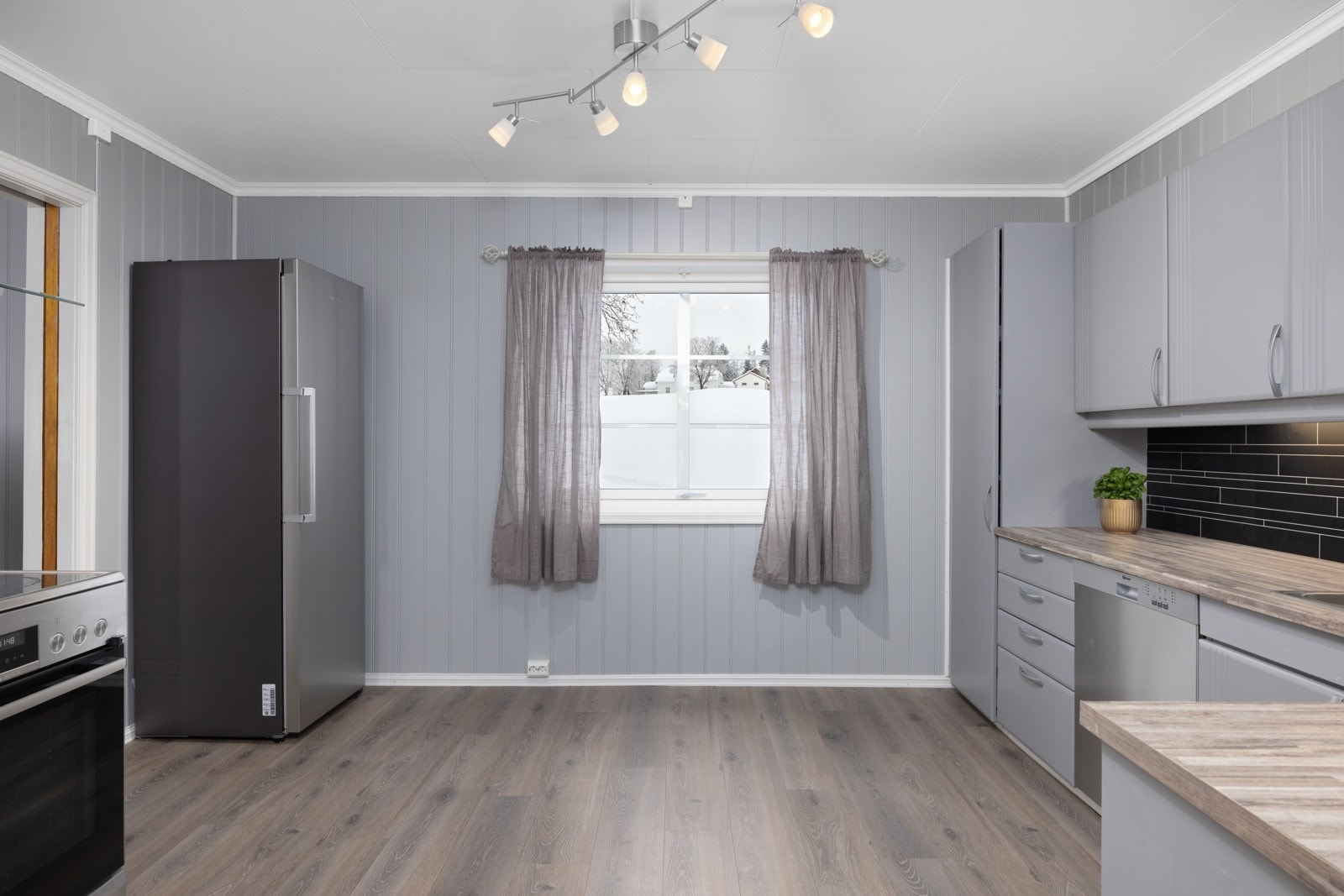 Videre fra stuen kommer du til kjøkkenet. Galleribilde