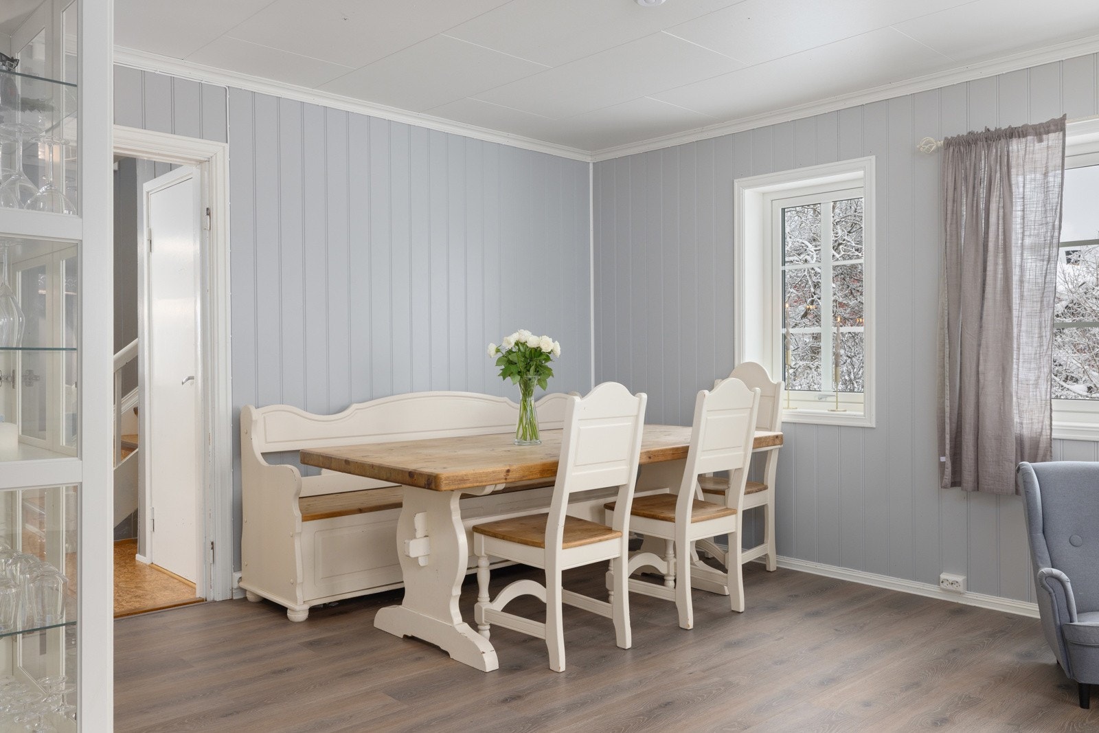 Spisestue kan medfølge om ønskelig. Galleribilde