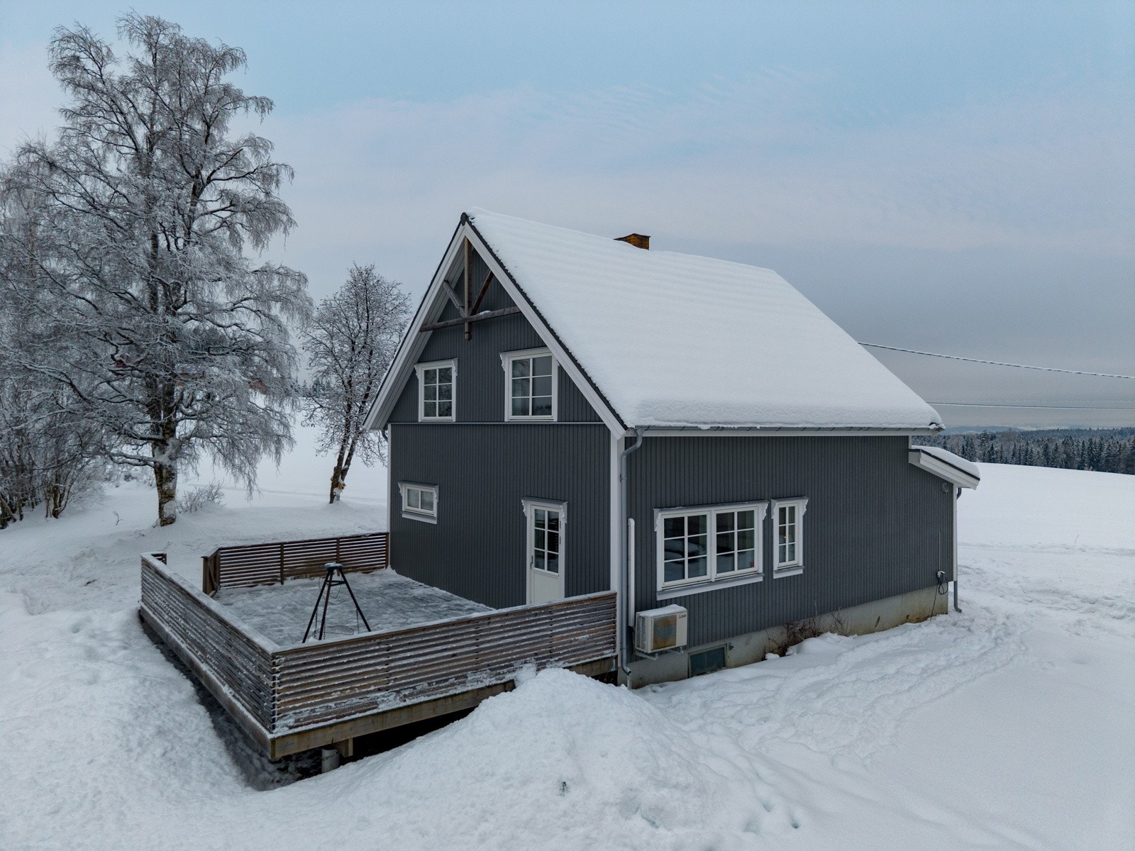 En sjarmerende og hyggelig enebolig i landlige omgivelser på Ihle. Galleribilde