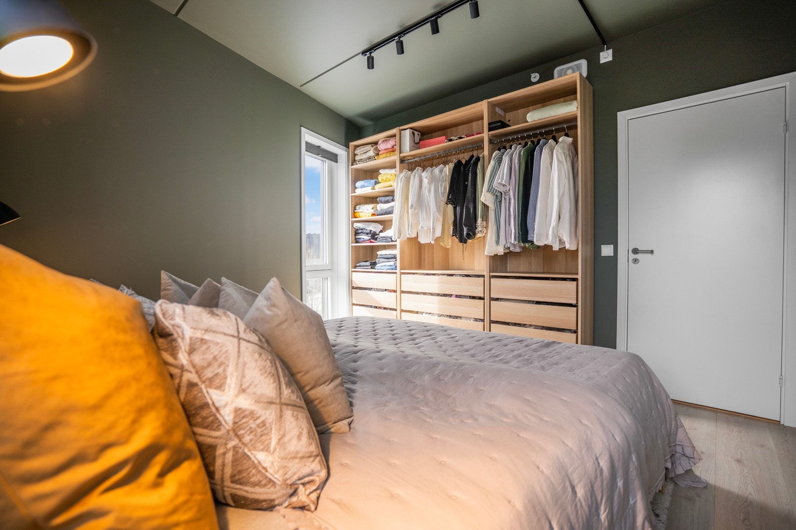 Det er 2 soverom i hoveddelen. Galleribilde