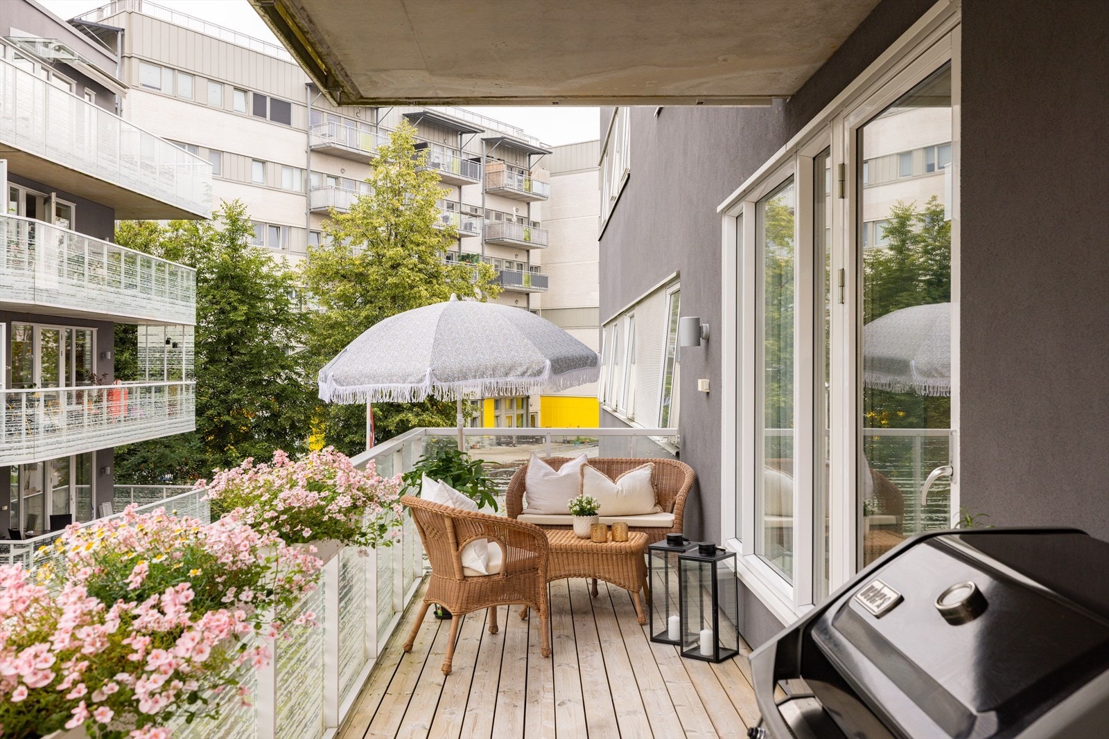 Grønt utsyn i flere retninger Galleribilde