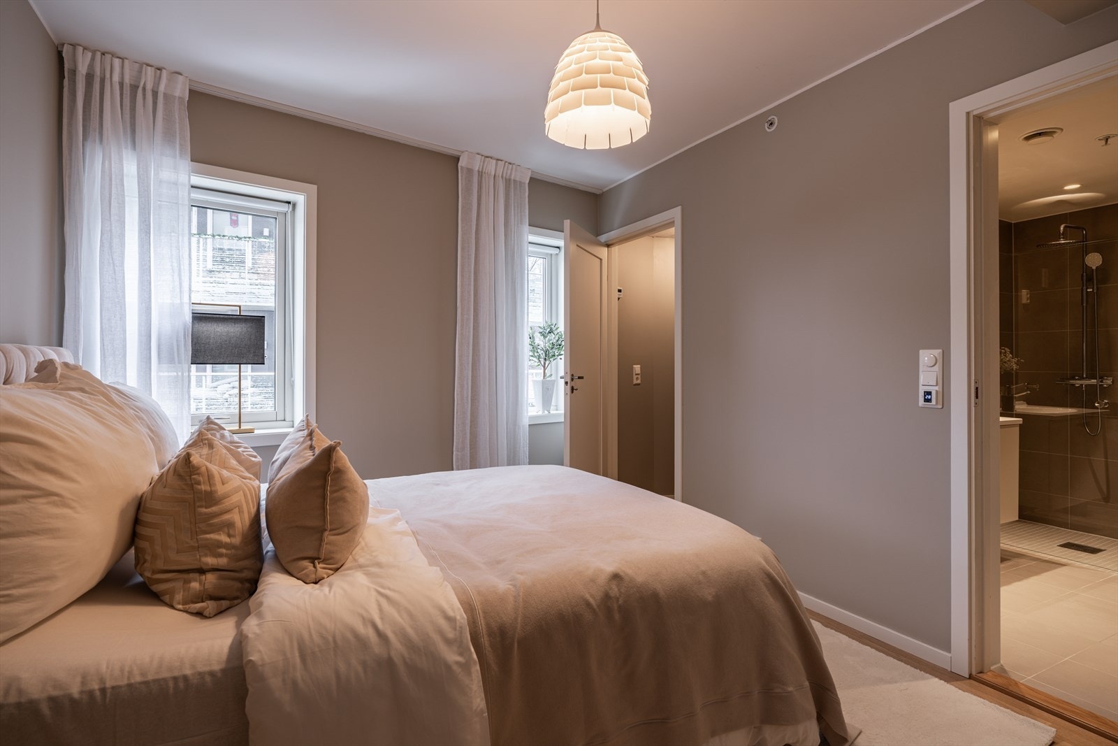 Leieinntekter på hybeldelen var 13 400,- pr. mnd. desember 2025. Galleribilde