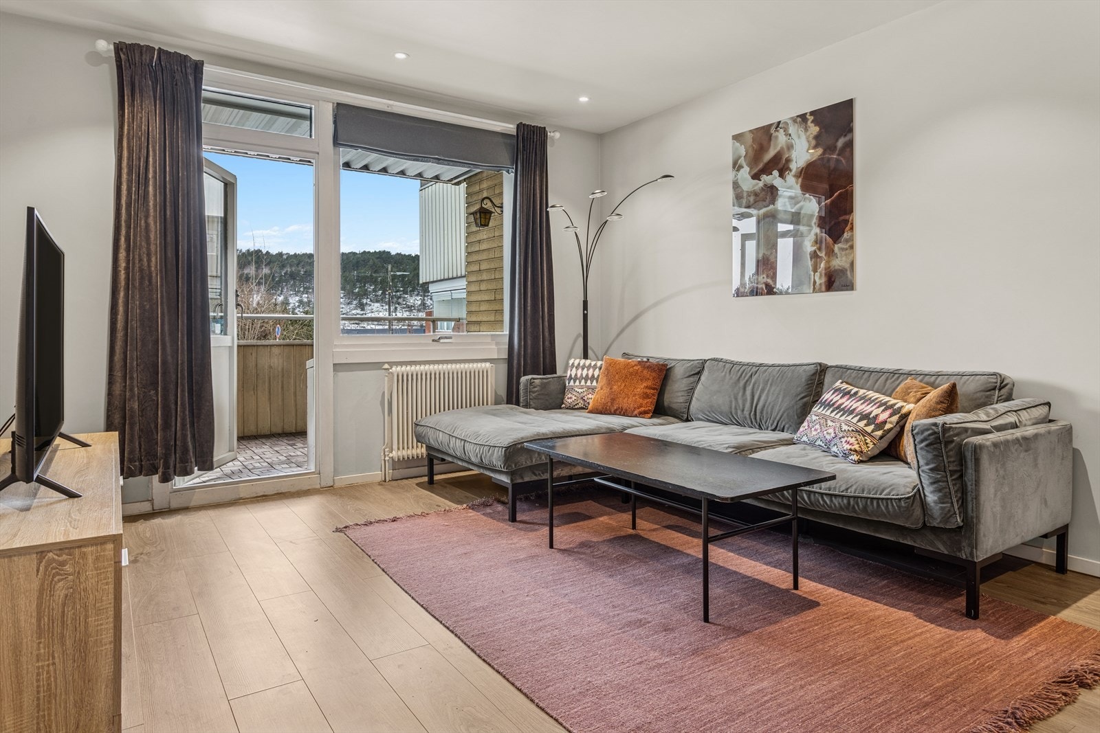 Utgang fra stue til balkong. Galleribilde