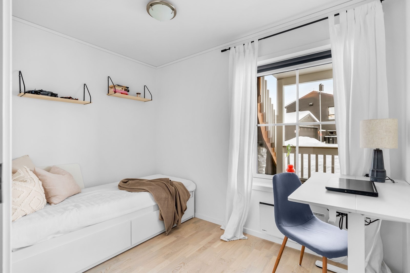 Soverom nr. 2 fungerer ypperlig som barnerom, gjesterom eller kontor - her er mulighetene mange. Galleribilde