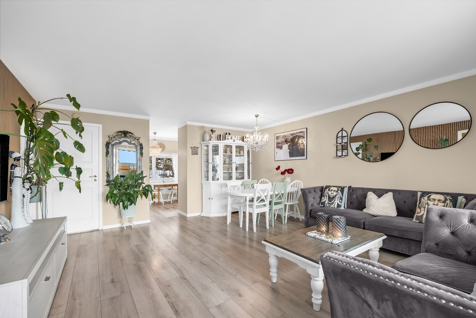 Her er det rikelig med plass og flere alternativer for møblering! Galleribilde