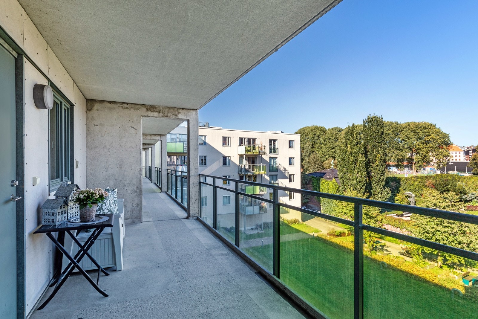 Varmtvann og fyring er inkludert i felleskostnadene. Galleribilde