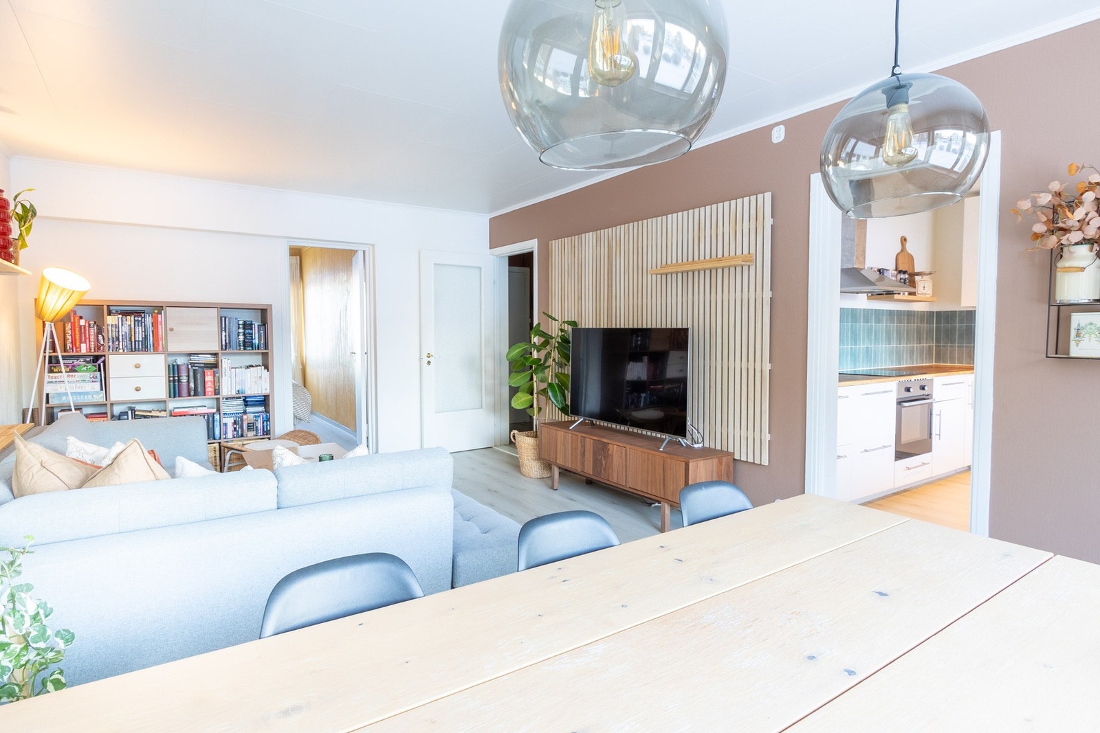 Her får du en flott 3-roms leilighet i som ligger sentralt til på Strindheim/Persaunet med alt man trenger i hverdagen i umiddelbar nærhet Galleribilde