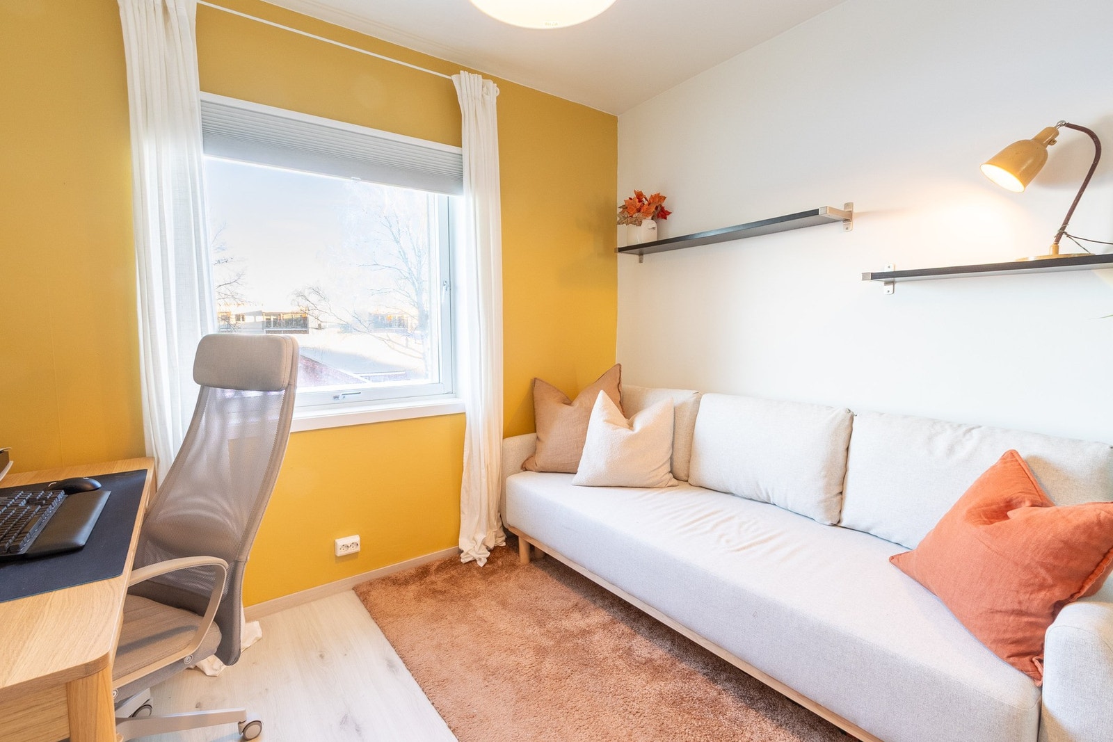 Soverom 2 er også av god størrelse på 8,9 kvm Galleribilde