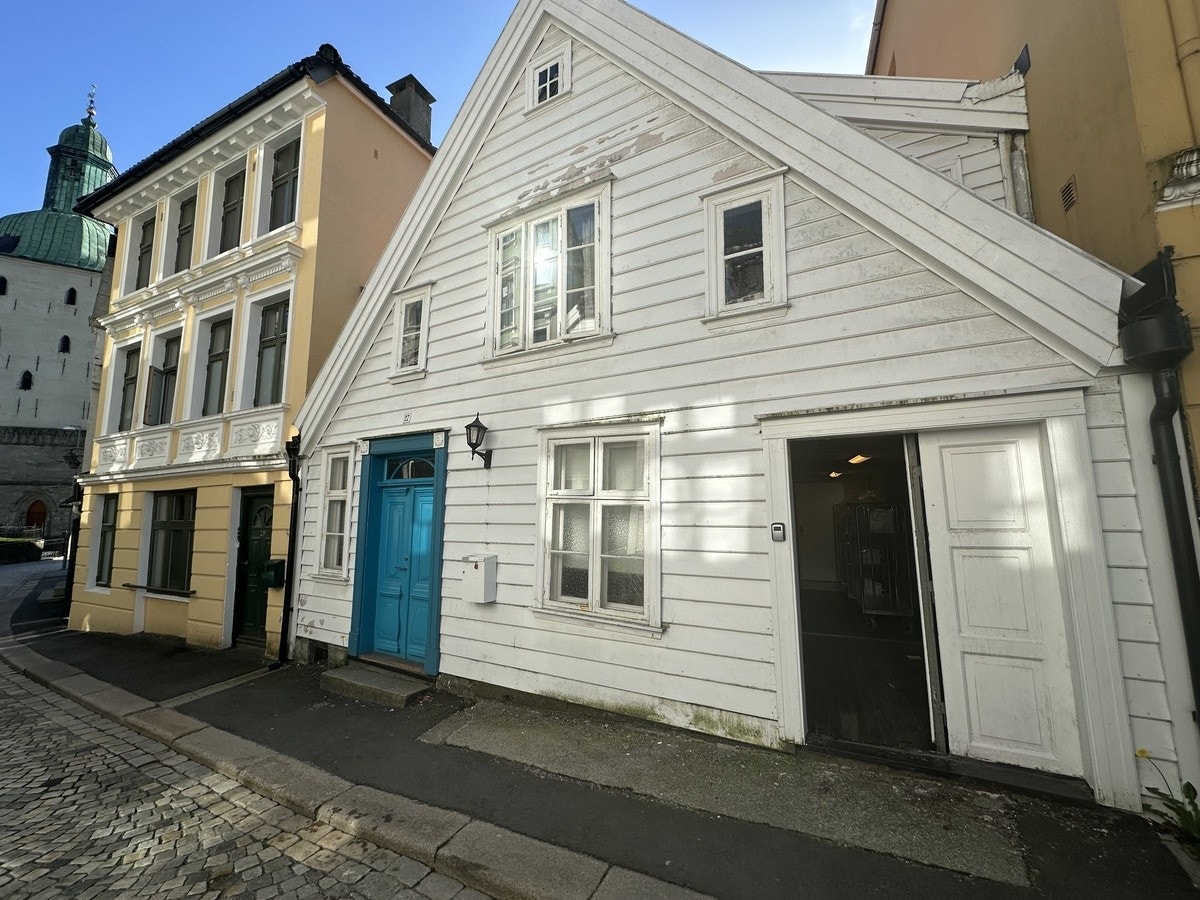 Historisk hus i Lille Øvregaten , kort vei til alt Galleribilde
