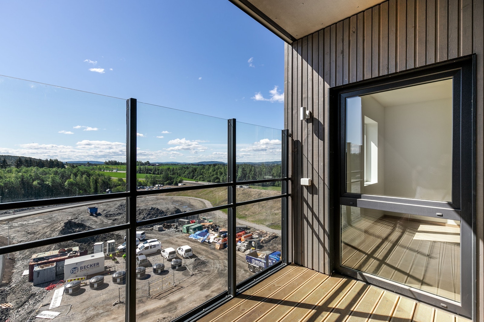 Balkong (bilde fra tilsvarende leilighet i 4 etasje) Galleribilde