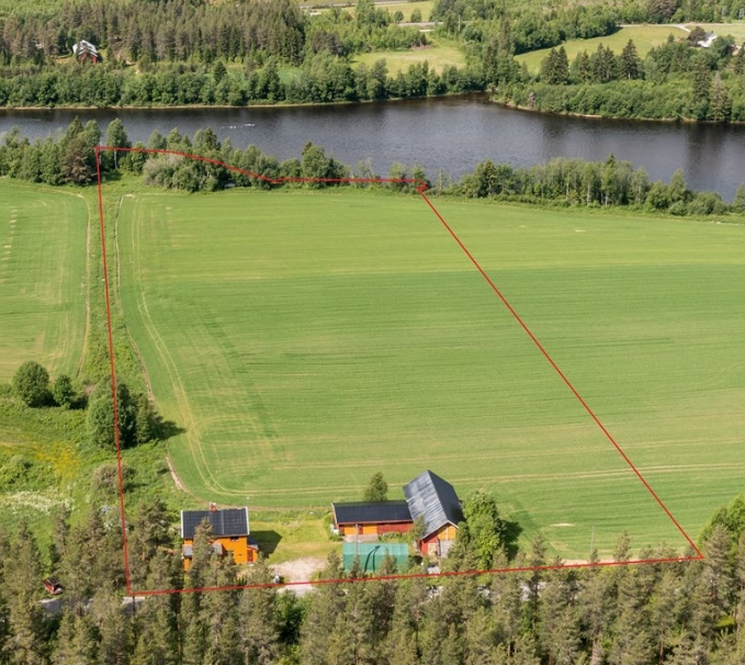 Eiendomsgrensene er ikke nøyaktige, det henvises til kartutsnitt fra kommunen for mer nøyaktige grenselinjer. Galleribilde