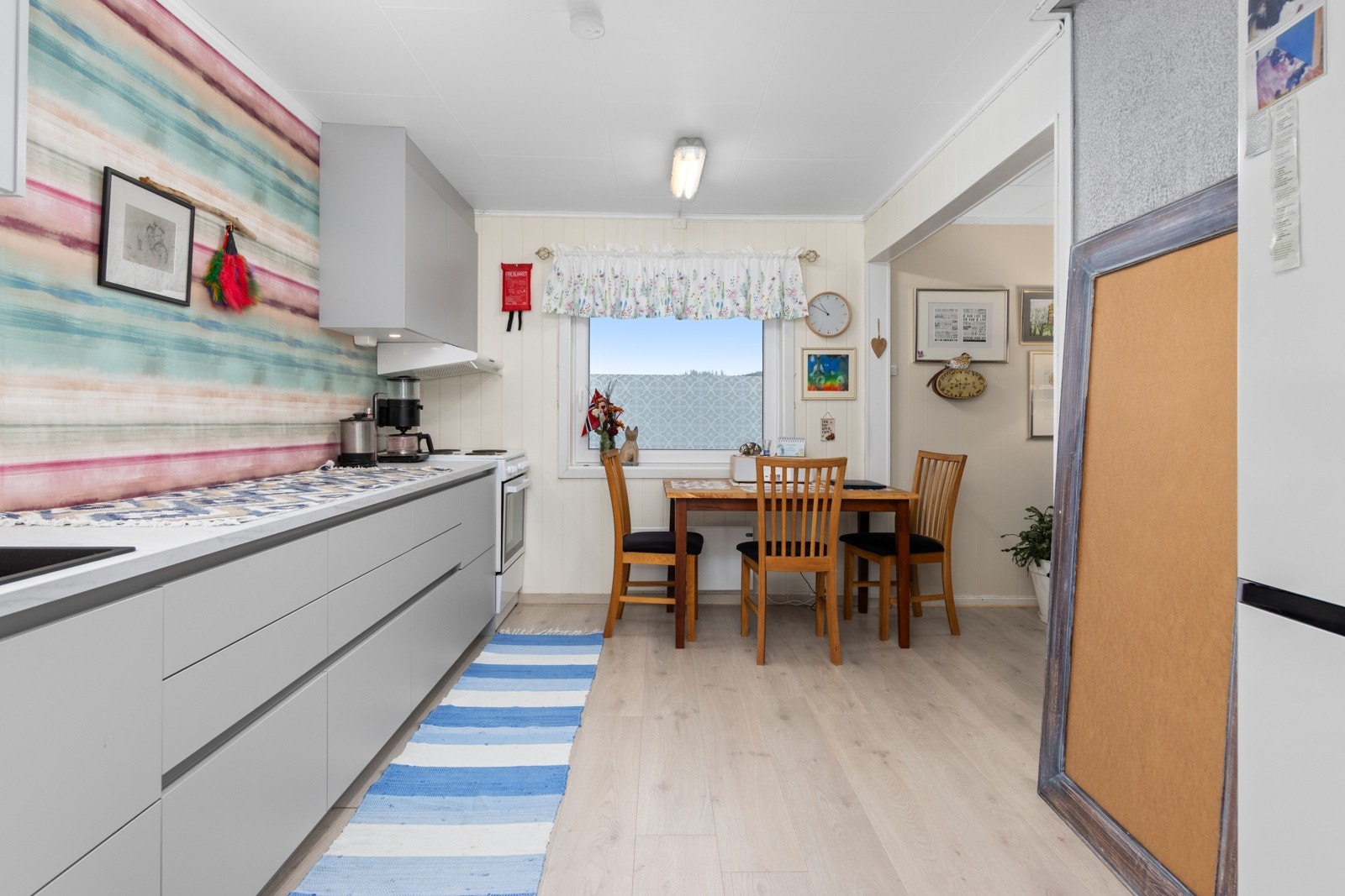 HTH-kjøkken fra 2025 med Svanemerkede fronter. Galleribilde